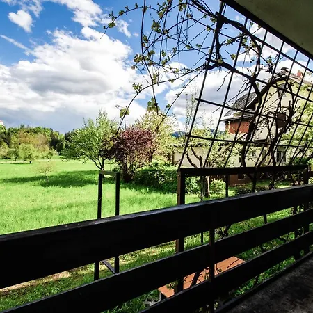 Deerwood-2-storey Garden With Castle View Balcony Bled