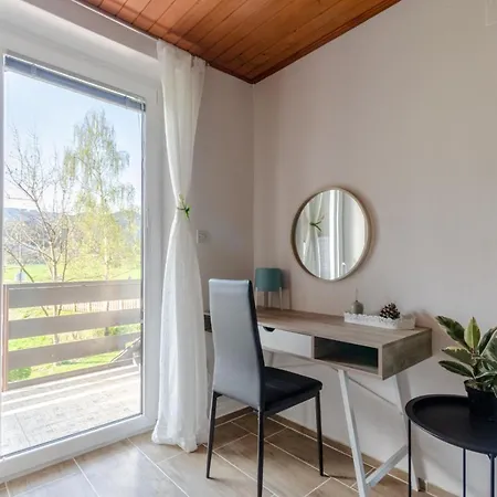 Apartment Deerwood-2-storey Garden With Castle View Balcony *
