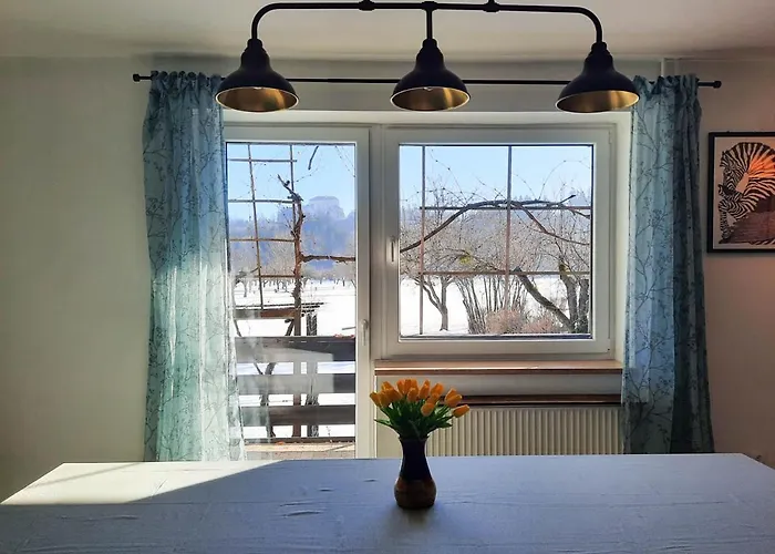 Deerwood-2-storey Garden With Castle View Balcony בלד