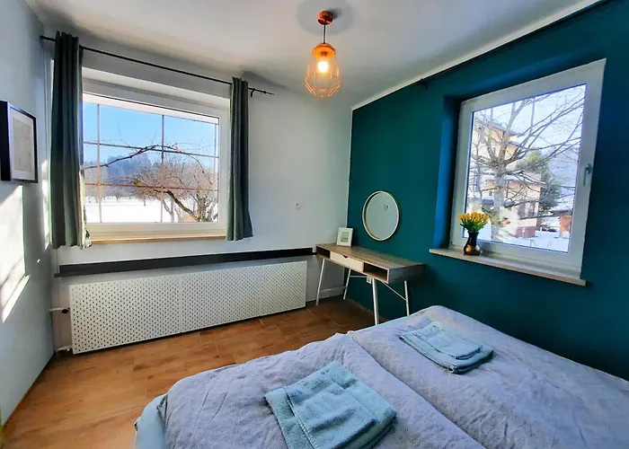 Deerwood-2-storey Garden With Castle View Balcony בלד