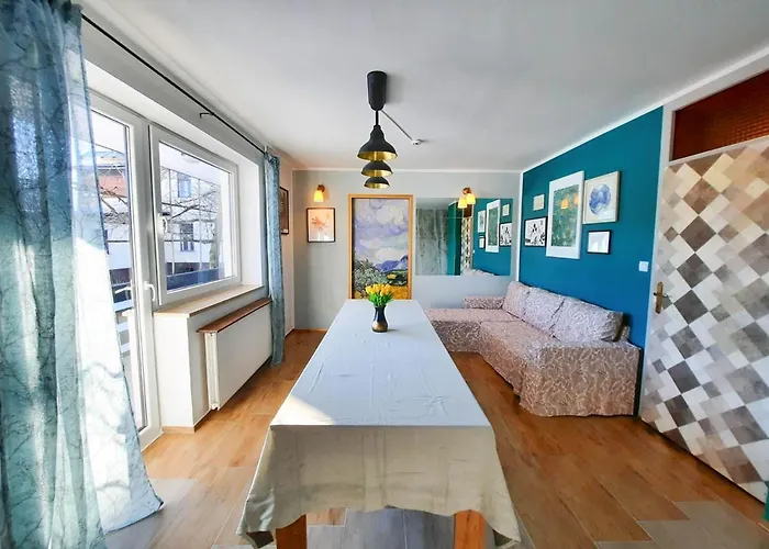 דירה Deerwood-2-storey Garden With Castle View Balcony *