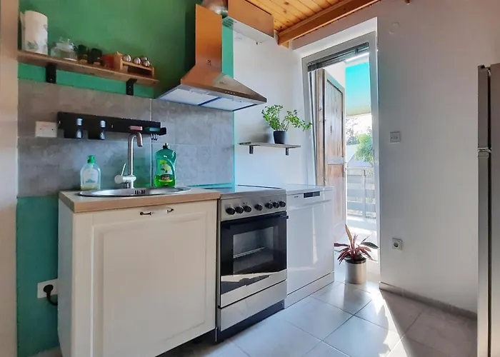 Deerwood-2-storey Garden With Castle View Balcony