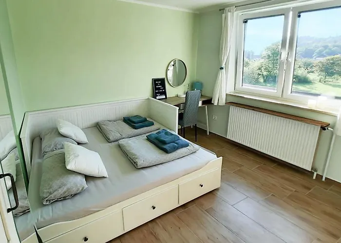 Deerwood-2-storey Garden With Castle View Balcony Apartment