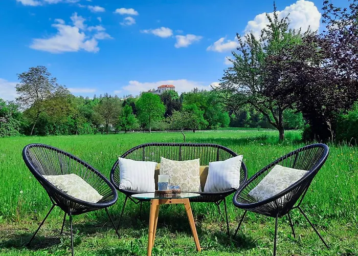 דירה Deerwood-2-storey Garden With Castle View Balcony *