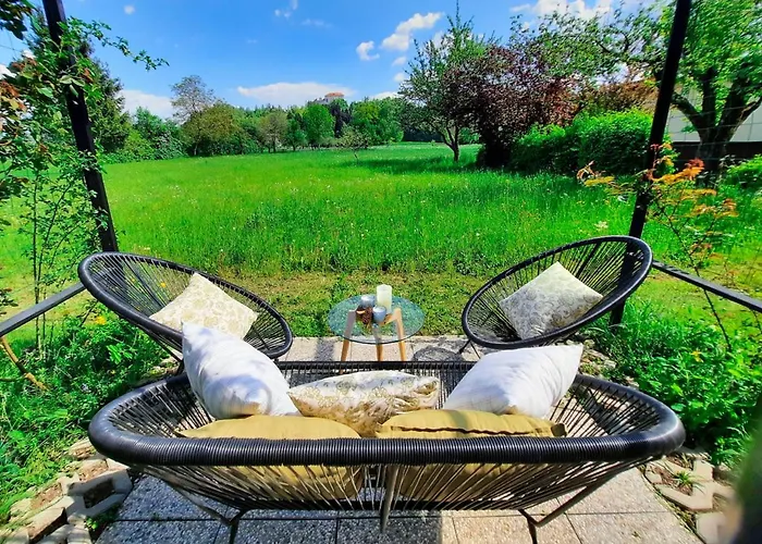 דירה Deerwood-2-storey Garden With Castle View Balcony