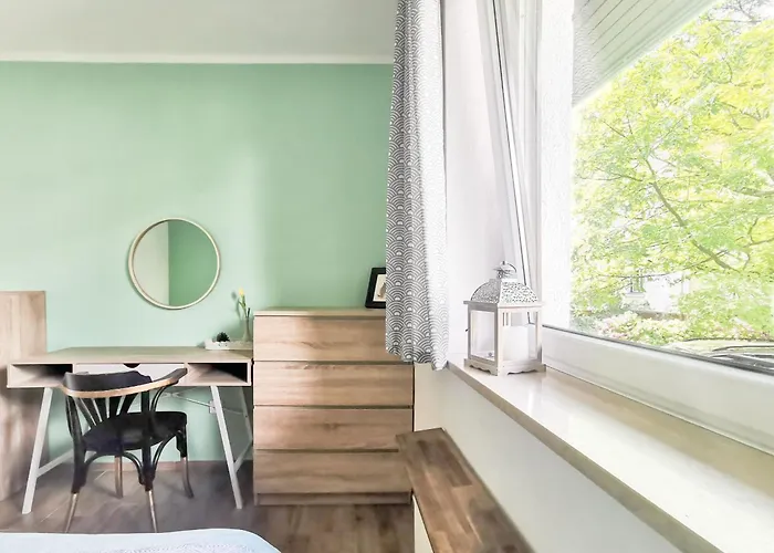 Deerwood-2-storey Garden With Castle View Balcony דירה